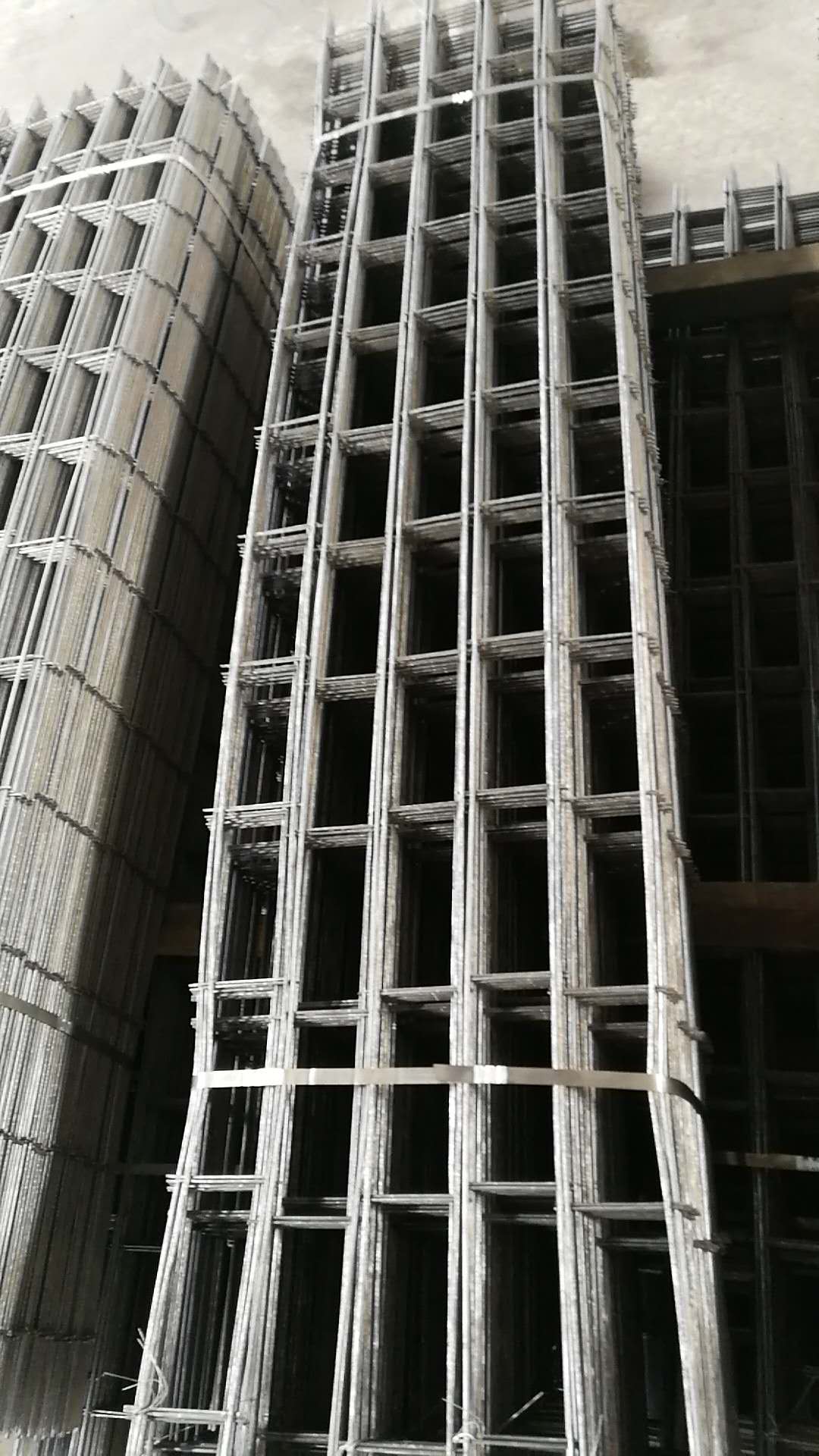 24墻磚帶網(wǎng)片